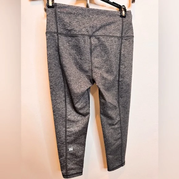 Heather Gray Women's Capri / Crop Leggings - Picture 2 of 4